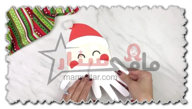 a simple santa handprint craft for kids