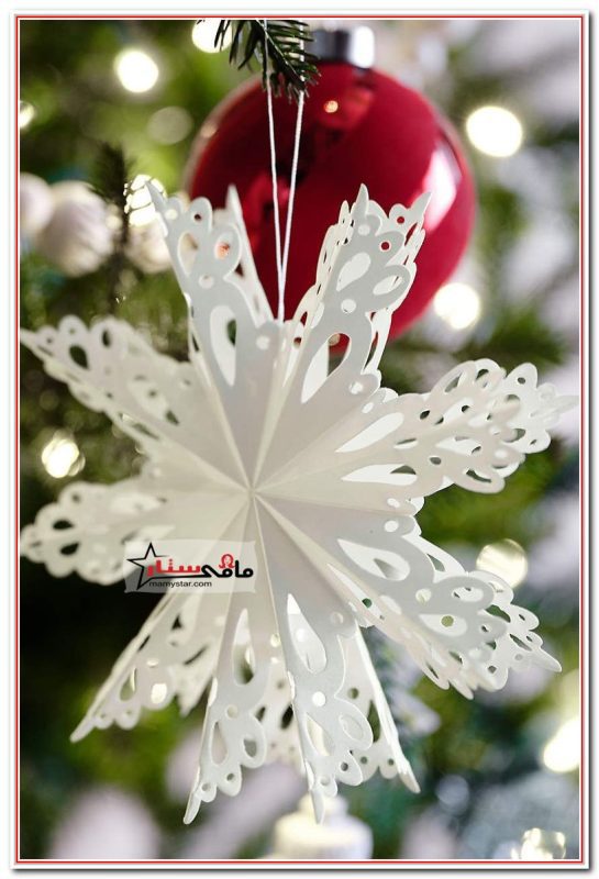 white tree decorations