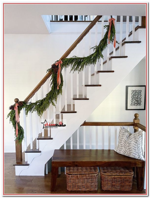 stair banister christmas decorations