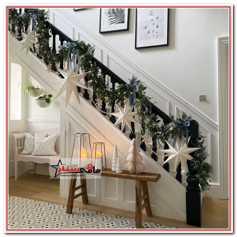 staircase xmas decorations